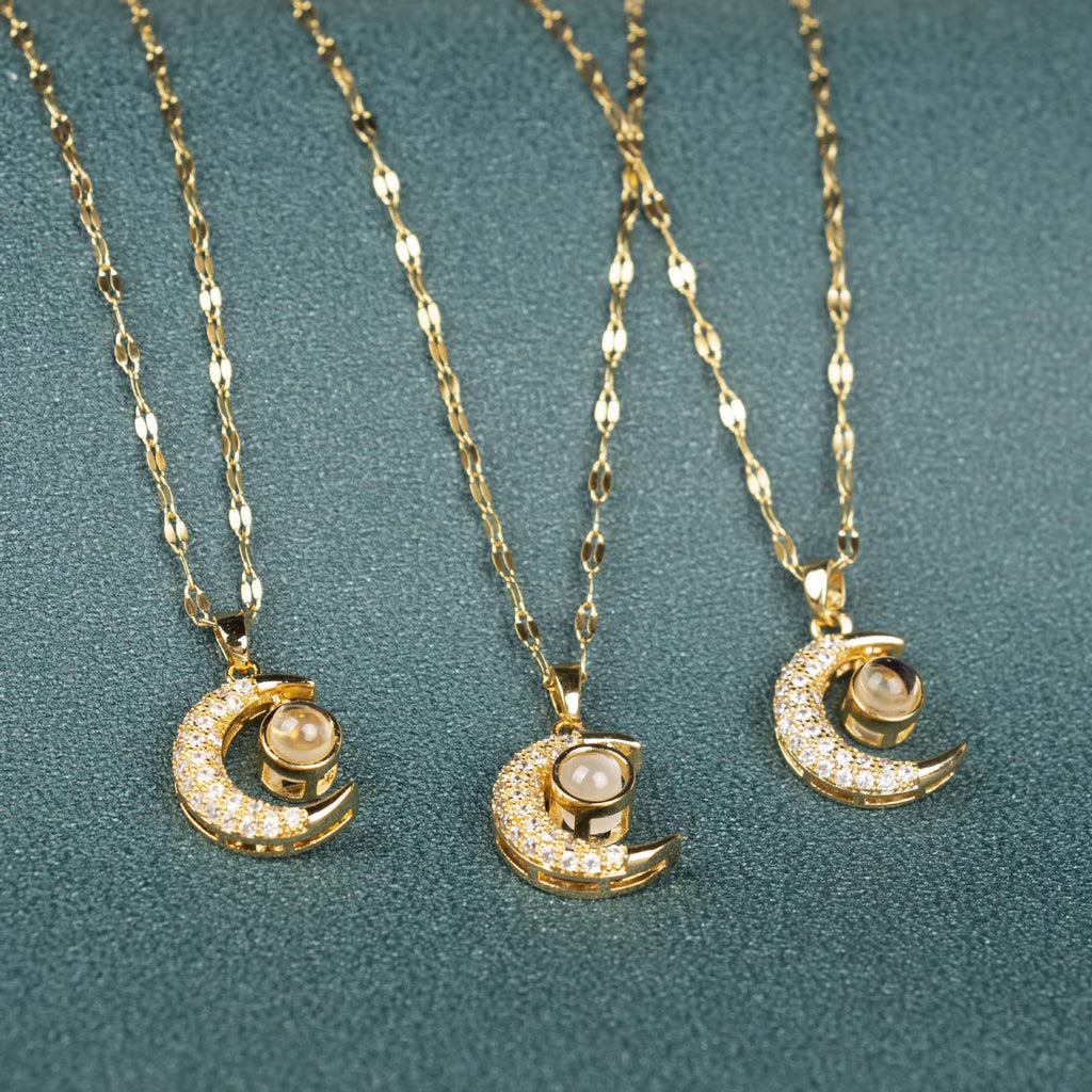 ✨ Collier Soleil & Lune en Zircon – Éclat Céleste ✨